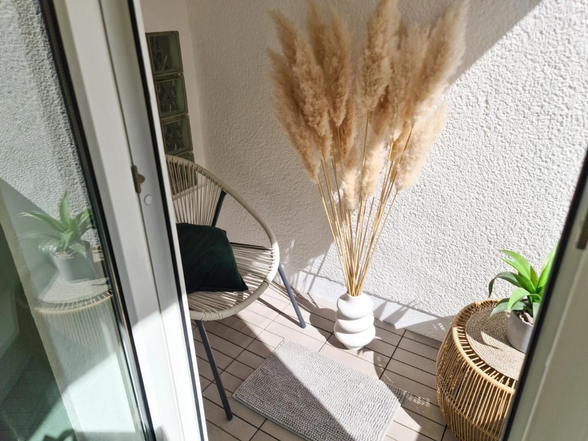 Schoene Ferienwohnung Im Zentrum Mit Self Check-In Und Free Wifi Essen Exterior foto